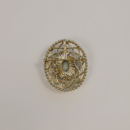 Vintage 1957 Sarah Coventry Cameo Lace Brooch
