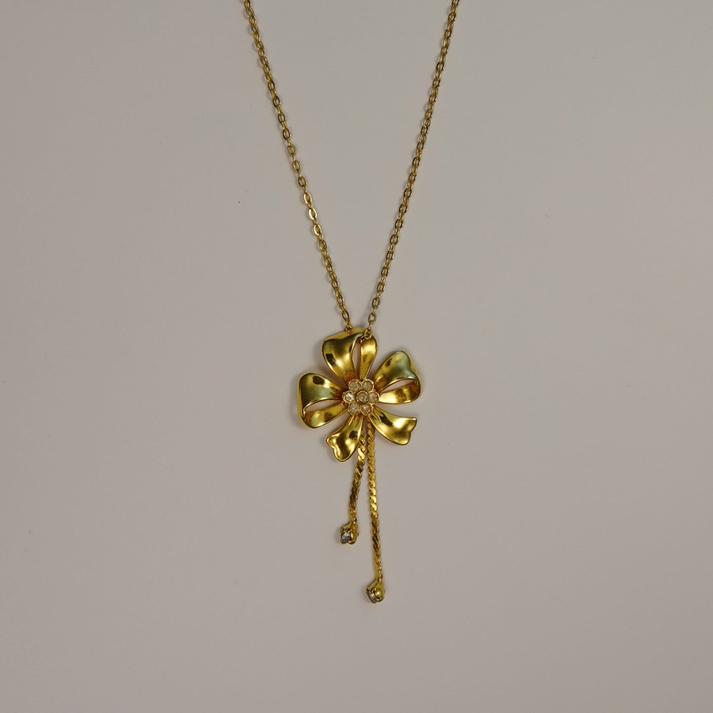 Vintage Gold Tone Floral Necklace