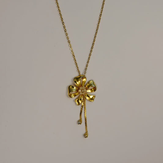 Vintage Gold Tone Floral Necklace